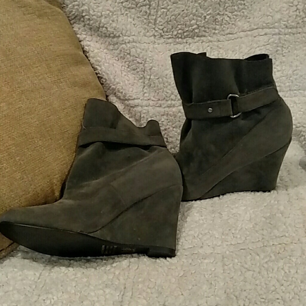 **SOLD**  GREY SUEDE WEDGE BOOTIE SZ. 8